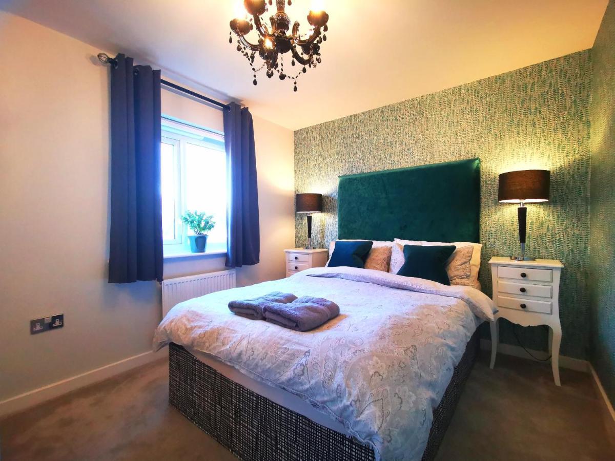 The Lawnswood - Central Manchester Holiday Home With Free Parking Exterior photo
