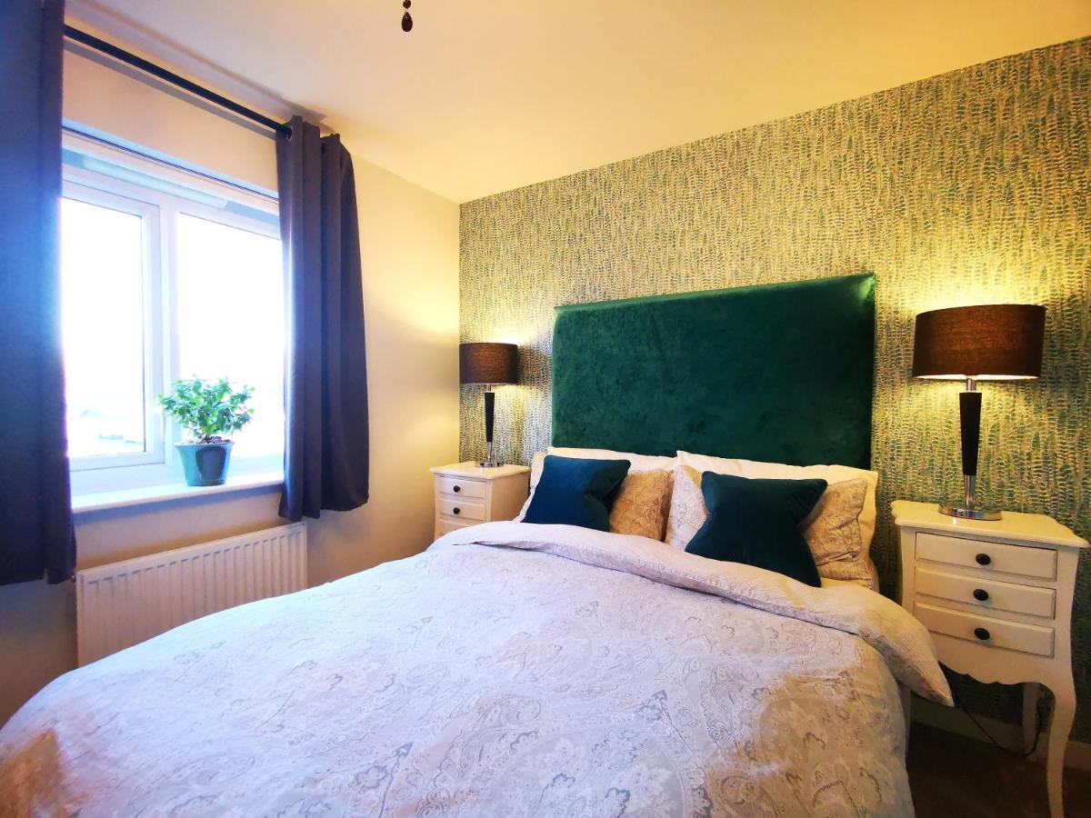 The Lawnswood - Central Manchester Holiday Home With Free Parking Exterior photo